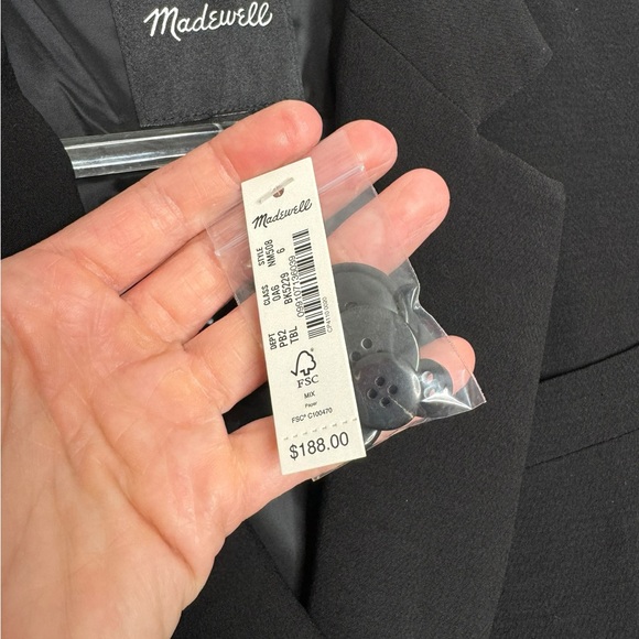 Madewell | NWT The Rosedale Blazer in Black Crepe 6 - Picture 3 of 8
